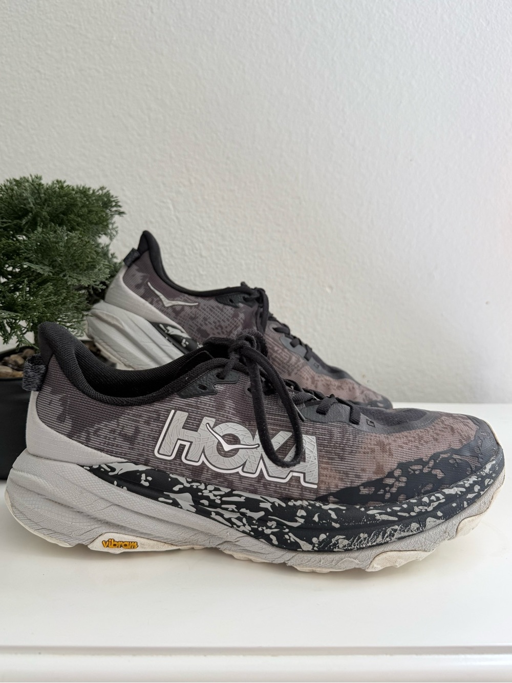 Hoka speedgoat 6 men size 10.5 Gray Black Women's Trail Running Shoes
